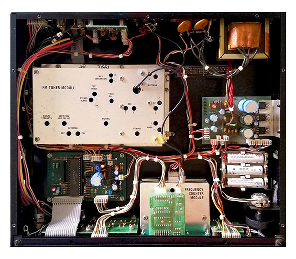 McIntosh MR510 cover off