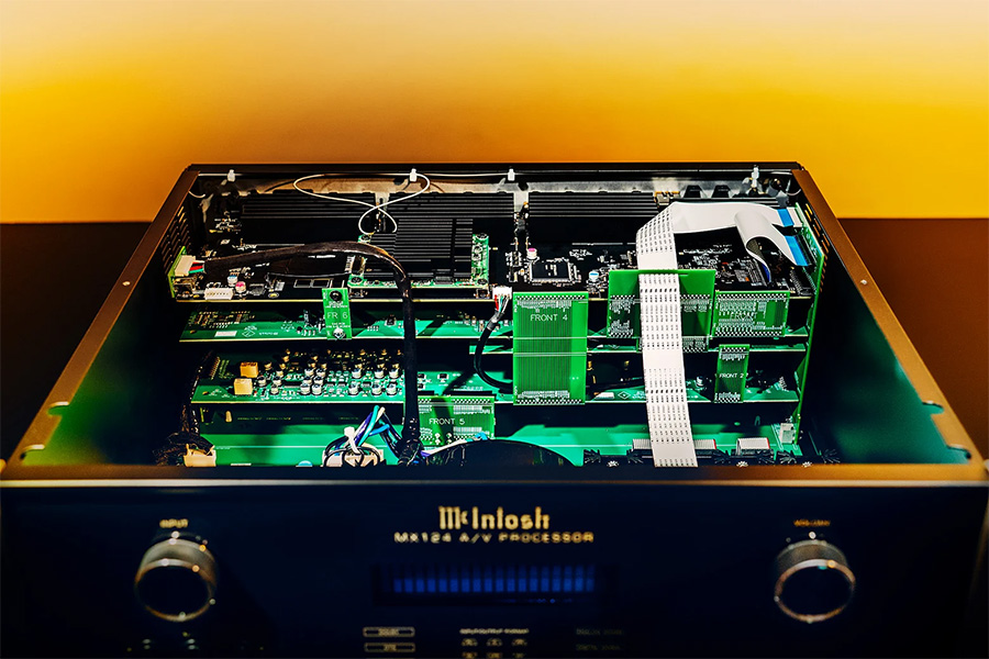 McIntosh MX124 inside